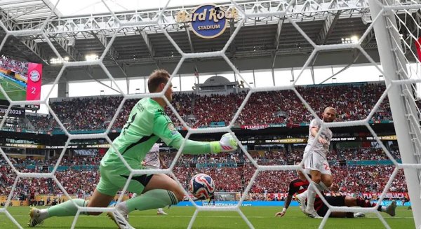 钱龙配资 诺伊尔谈神扑：这是一种本能反应，就像19年挡出C罗的射门