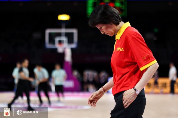 长胜配资 太惨了！中国U19女篮攻防被打爆 净负加拿大队63分