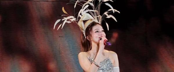 创惠优配 张韶涵演唱会发型争议再起，假发全是提前做好的，周中就能看到真相并引发热议